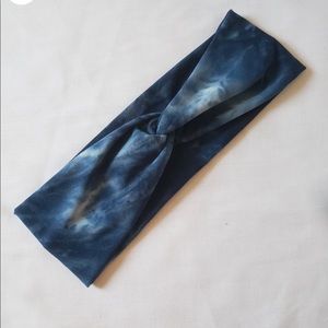 NWOT Tie dye twist turban style headband